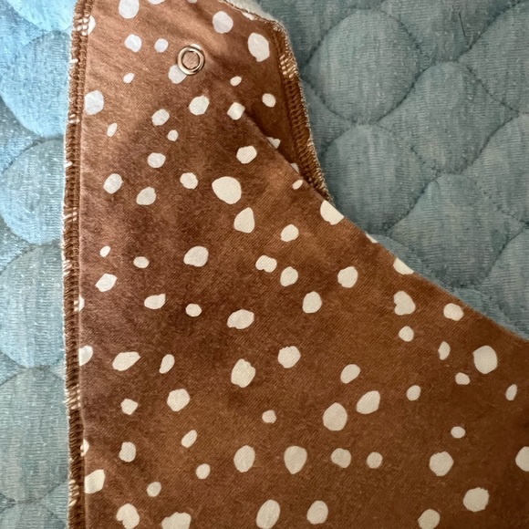 Lot of 7 Copper Pearl baby bibs - Picture 2 of 3